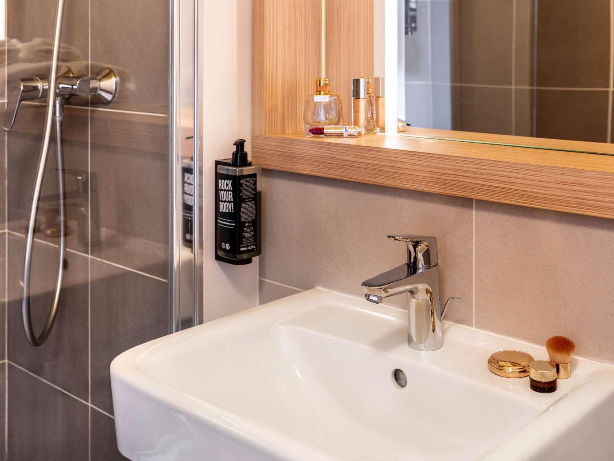 Ibis Styles Prevessin Geneve Aeroport Hotel Buitenkant foto
